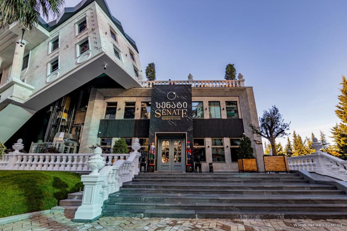 Real Palace Батуми Экстерьер фото